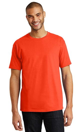 A red t-shirt that can carry a logo for gifts for corporate events